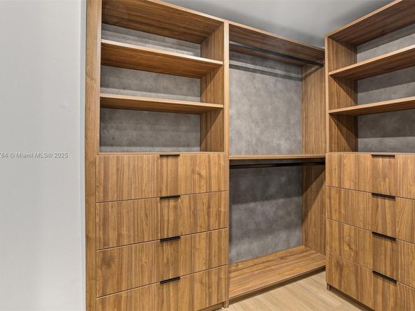 2180 NE 190th Ter, Miami FL 33179