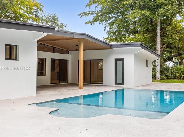 2180 NE 190th Ter, Miami FL 33179