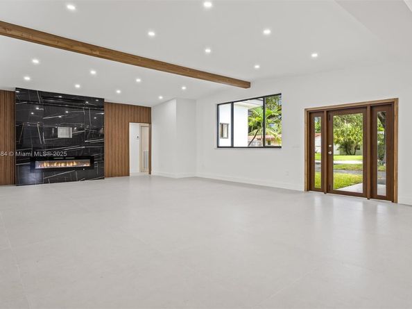 2180 NE 190th Ter, Miami FL 33179