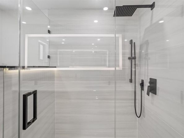 2180 NE 190th Ter, Miami FL 33179