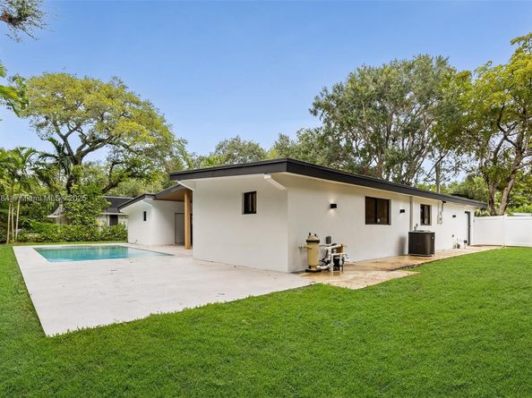 2180 NE 190th Ter, Miami FL 33179