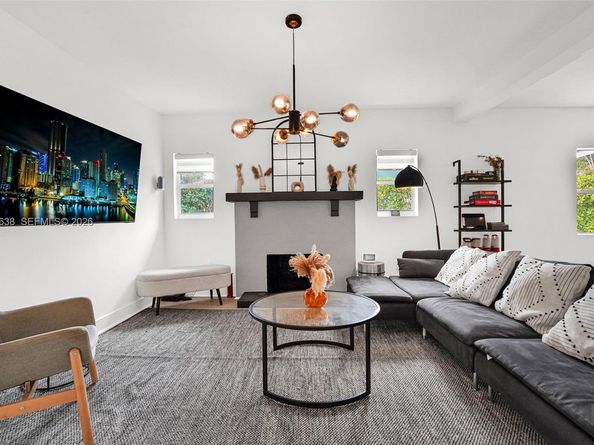 37 NW 47th St, Miami FL 33127