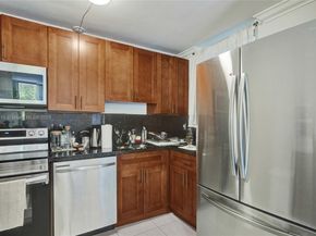 1801 S Treasure Dr 329, North Bay Village FL 33141