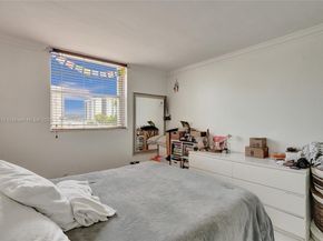 1801 S Treasure Dr 329, North Bay Village FL 33141