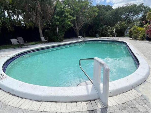 1420 Atlantic Shores Blvd 130, Hallandale Beach FL 33009