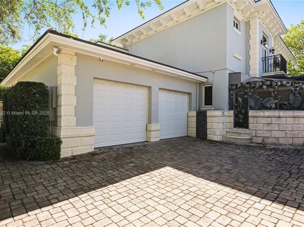 3916 Granada Blvd, Coral Gables FL 33134