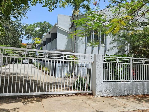 3025 Mary St 12, Miami FL 33133