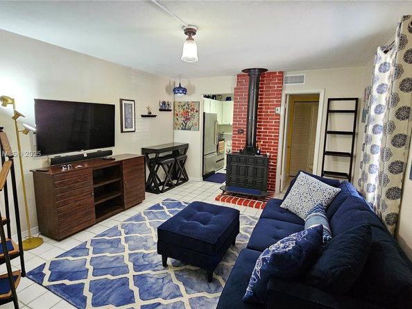 3025 Mary St 12, Miami FL 33133
