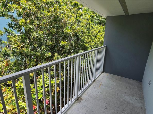 3025 Mary St 12, Miami FL 33133
