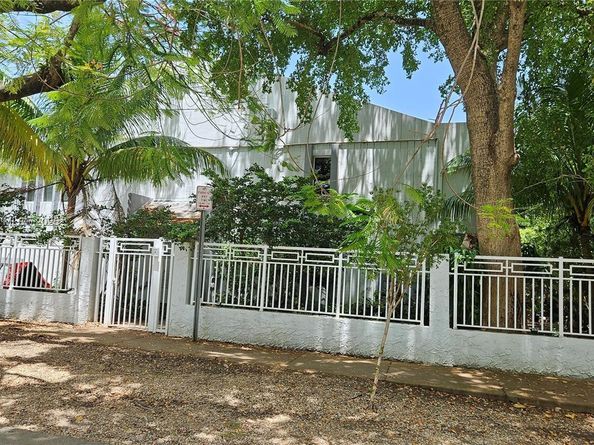 3025 Mary St 12, Miami FL 33133