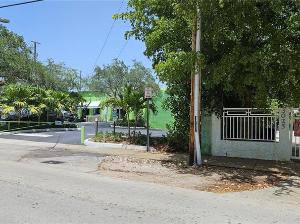 3025 Mary St 12, Miami FL 33133