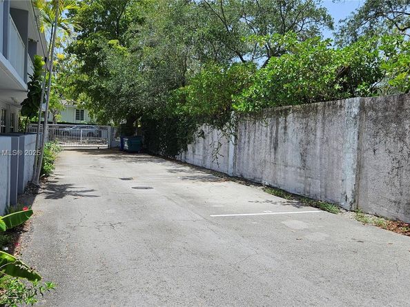 3025 Mary St 12, Miami FL 33133