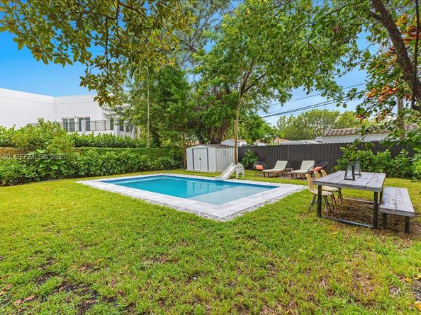 228 SW 25th Rd, Miami FL 33129