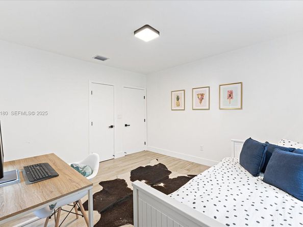 228 SW 25th Rd, Miami FL 33129