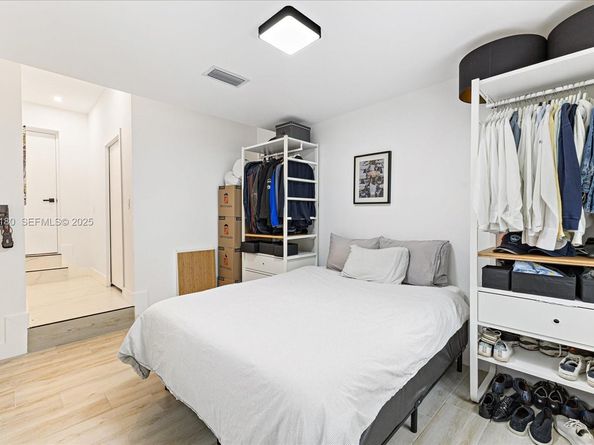 228 SW 25th Rd, Miami FL 33129