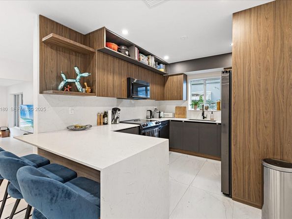 228 SW 25th Rd, Miami FL 33129