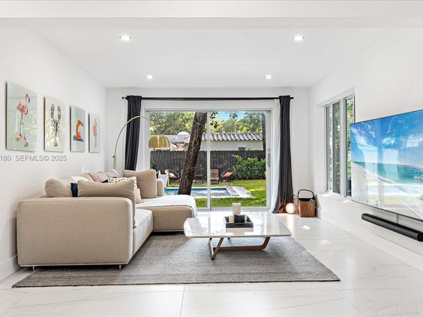 228 SW 25th Rd, Miami FL 33129