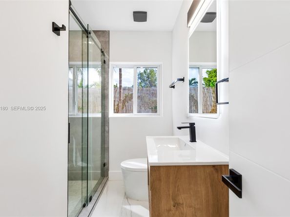 228 SW 25th Rd, Miami FL 33129