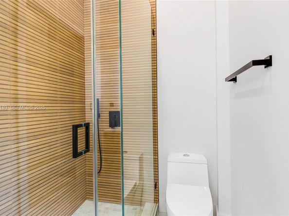 228 SW 25th Rd, Miami FL 33129