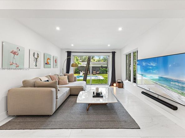 228 SW 25th Rd, Miami FL 33129