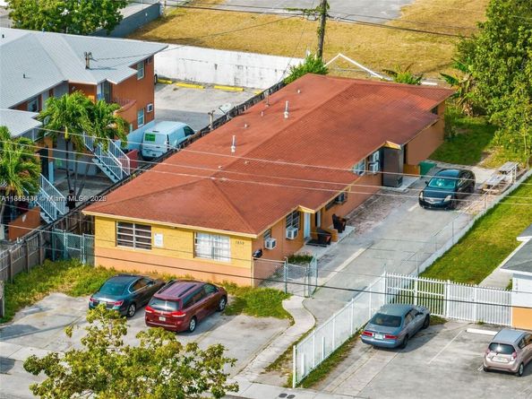 1859 NW 35th St, Miami FL 33142