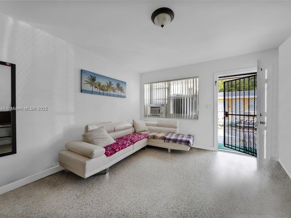 1859 NW 35th St, Miami FL 33142
