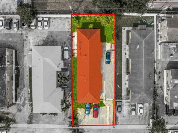 1859 NW 35th St, Miami FL 33142