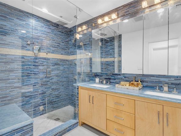 2108 NE 124th St, North Miami FL 33181