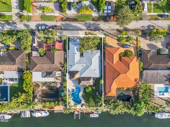 2108 NE 124th St, North Miami FL 33181