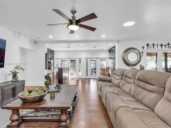 2108 NE 124th St, North Miami FL 33181