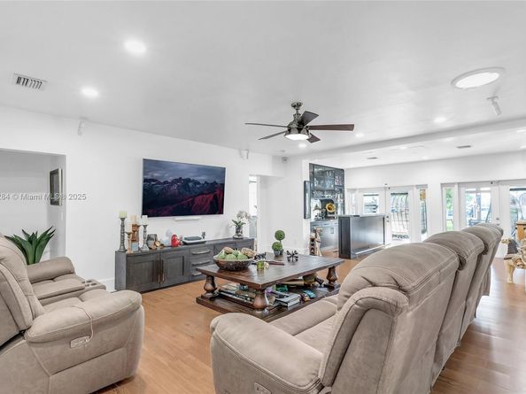 2108 NE 124th St, North Miami FL 33181