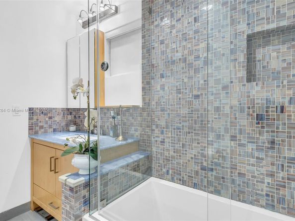 2108 NE 124th St, North Miami FL 33181