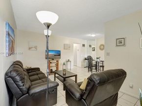 2145 Pierce St 326, Hollywood FL 33020