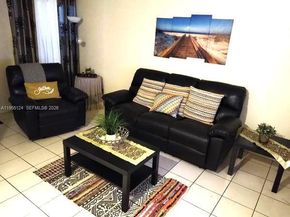 2145 Pierce St 326, Hollywood FL 33020