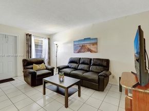 2145 Pierce St 326, Hollywood FL 33020