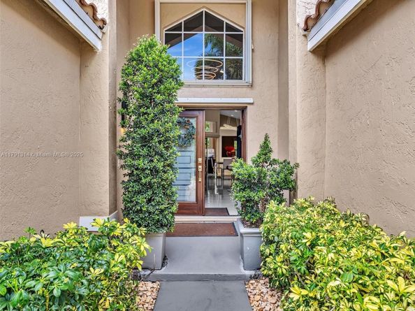 457 Cambridge Dr, Weston FL 33326
