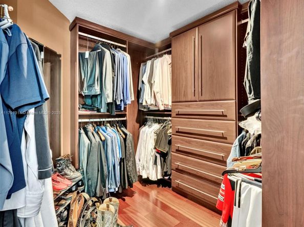 457 Cambridge Dr, Weston FL 33326