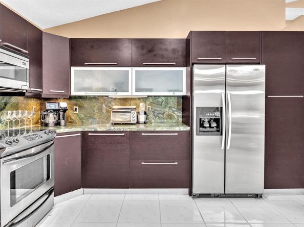 457 Cambridge Dr, Weston FL 33326