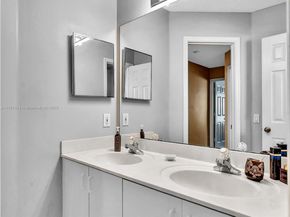 457 Cambridge Dr, Weston FL 33326