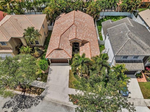 457 Cambridge Dr, Weston FL 33326