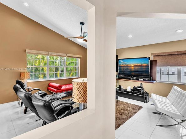 457 Cambridge Dr, Weston FL 33326