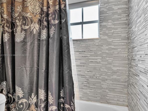 457 Cambridge Dr, Weston FL 33326