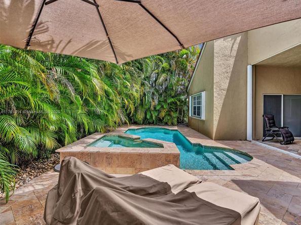 457 Cambridge Dr, Weston FL 33326