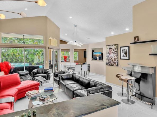 457 Cambridge Dr, Weston FL 33326