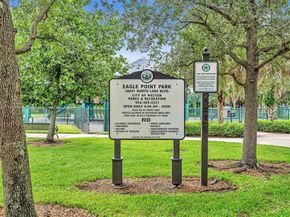 457 Cambridge Dr, Weston FL 33326