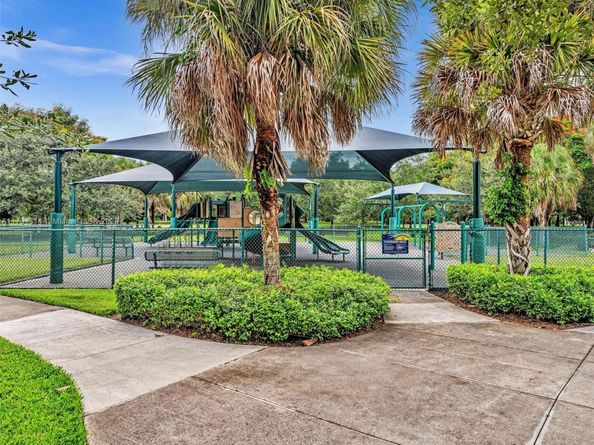 457 Cambridge Dr, Weston FL 33326