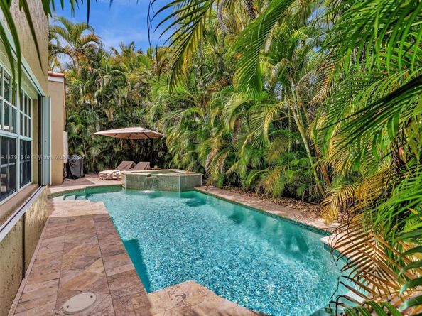 457 Cambridge Dr, Weston FL 33326