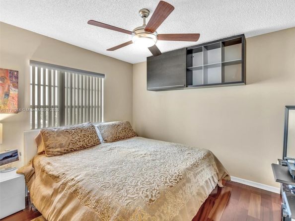 457 Cambridge Dr, Weston FL 33326