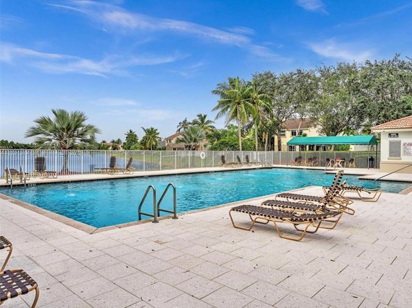457 Cambridge Dr, Weston FL 33326