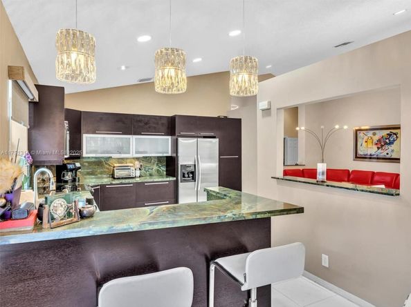457 Cambridge Dr, Weston FL 33326